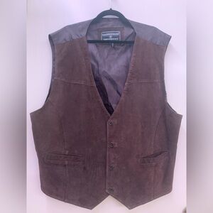 Expressions Contemporary Men’s Suede Vest